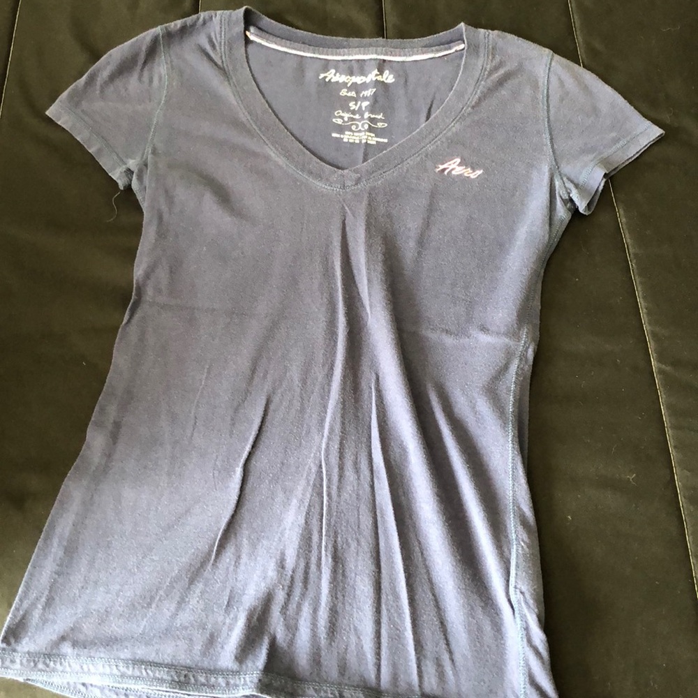 aeropostale v neck shirt